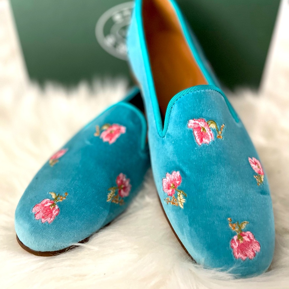 Never worn! Beautiful! Very feminine. Stubbs and Wootton woman’s slipper.